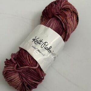 Worsted Weight Yarn in Variegated red